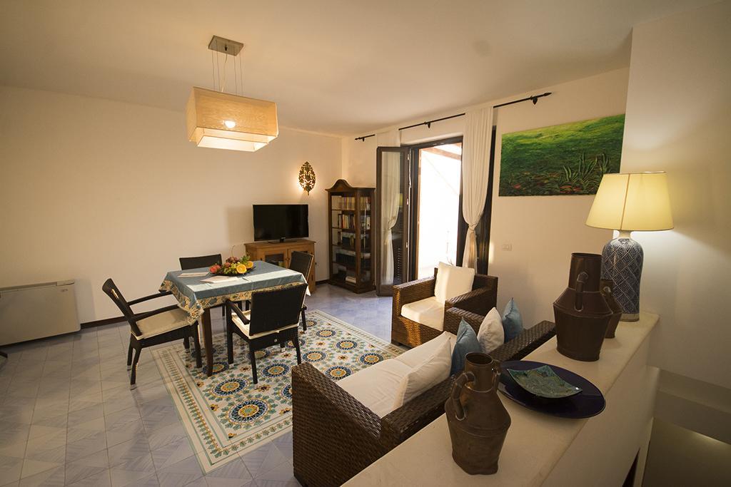 Cala D'Aspide Apartment Santa Caterina  ภายนอก รูปภาพ